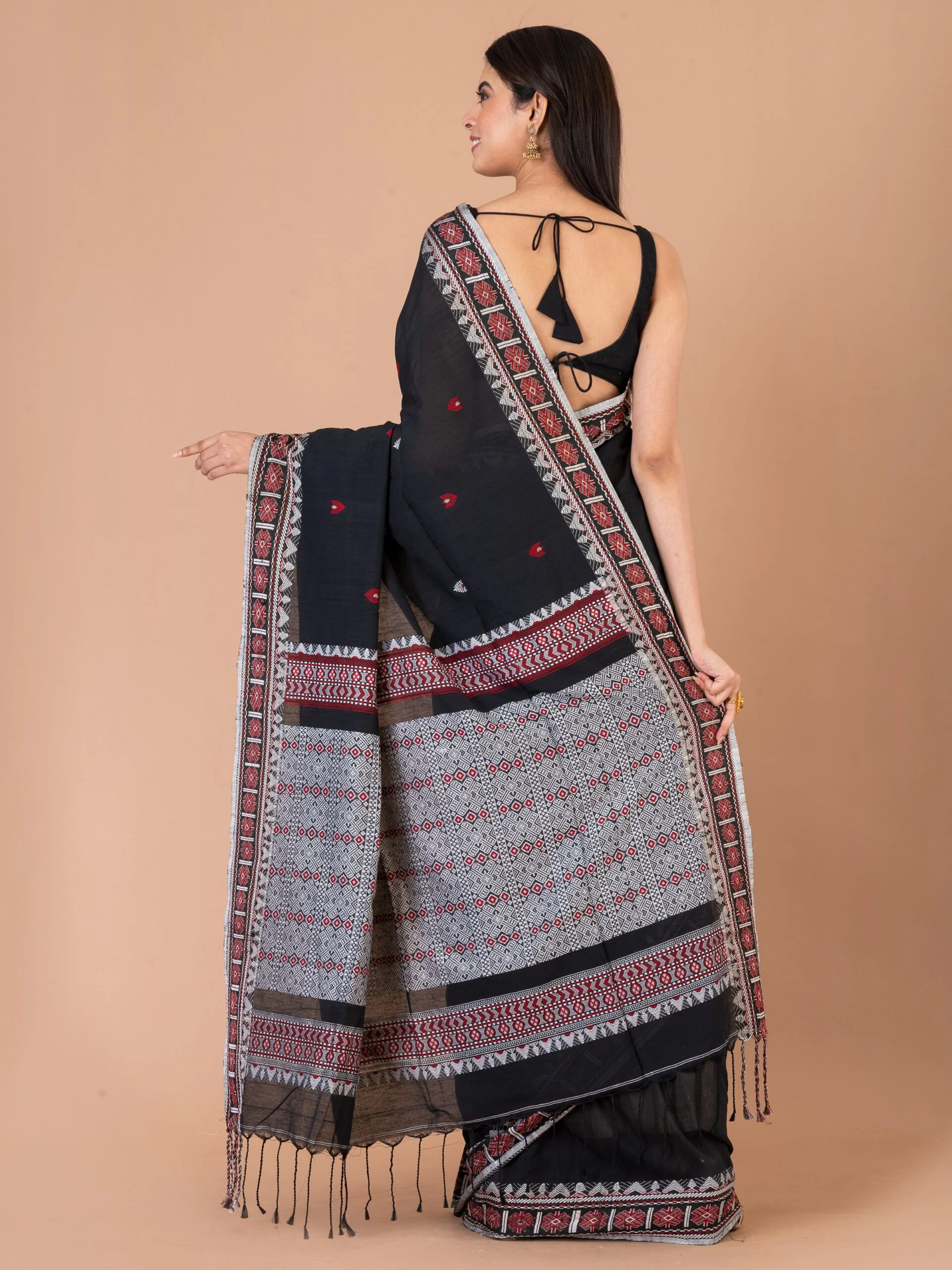Jalpaibon Woven Bordered Handloom Pure Cotton Saree (Black)