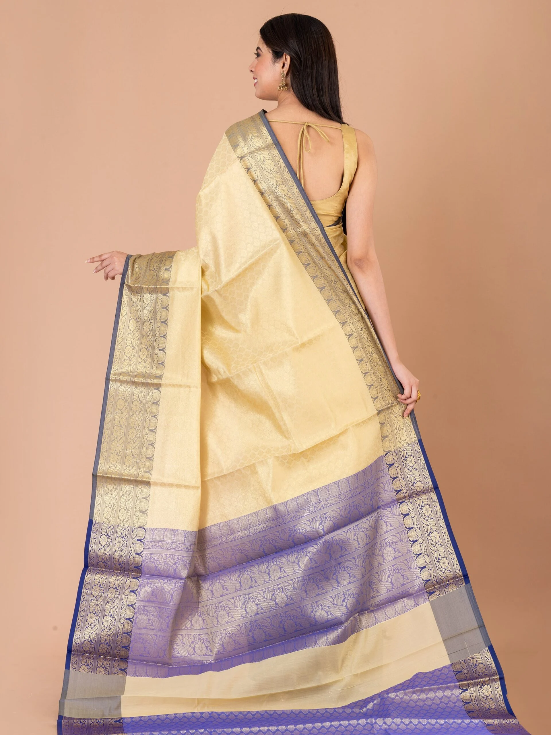 1_0011s_0000_DSC00298-min-scaled-1.jpg Jalpaibon Self Woven Silk Blend Jacquard Saree (Light Beige)