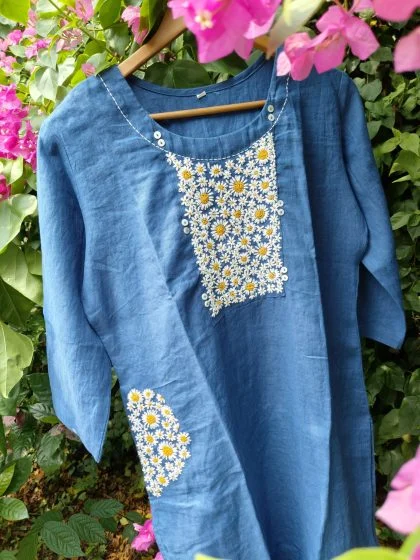 JALPAIBON Women’s Blue Round Neck Cotton Kurti with Floral Hand-Embroidered Daisy Motif