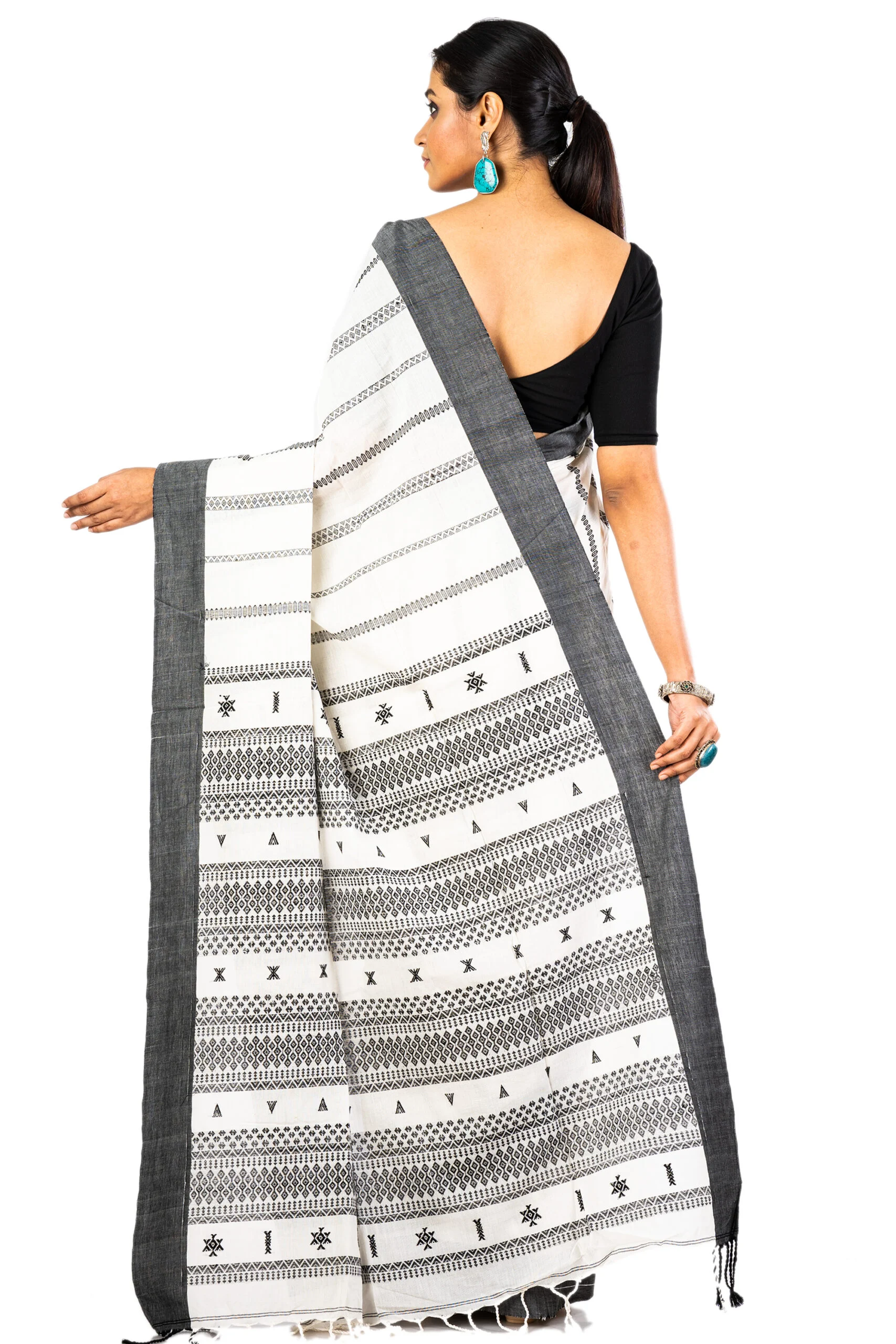 JALPSAR-211041_2-scaled-1.jpg Jalpaibon Self Woven Black Bordered Off White Handloom Pure Cotton Saree