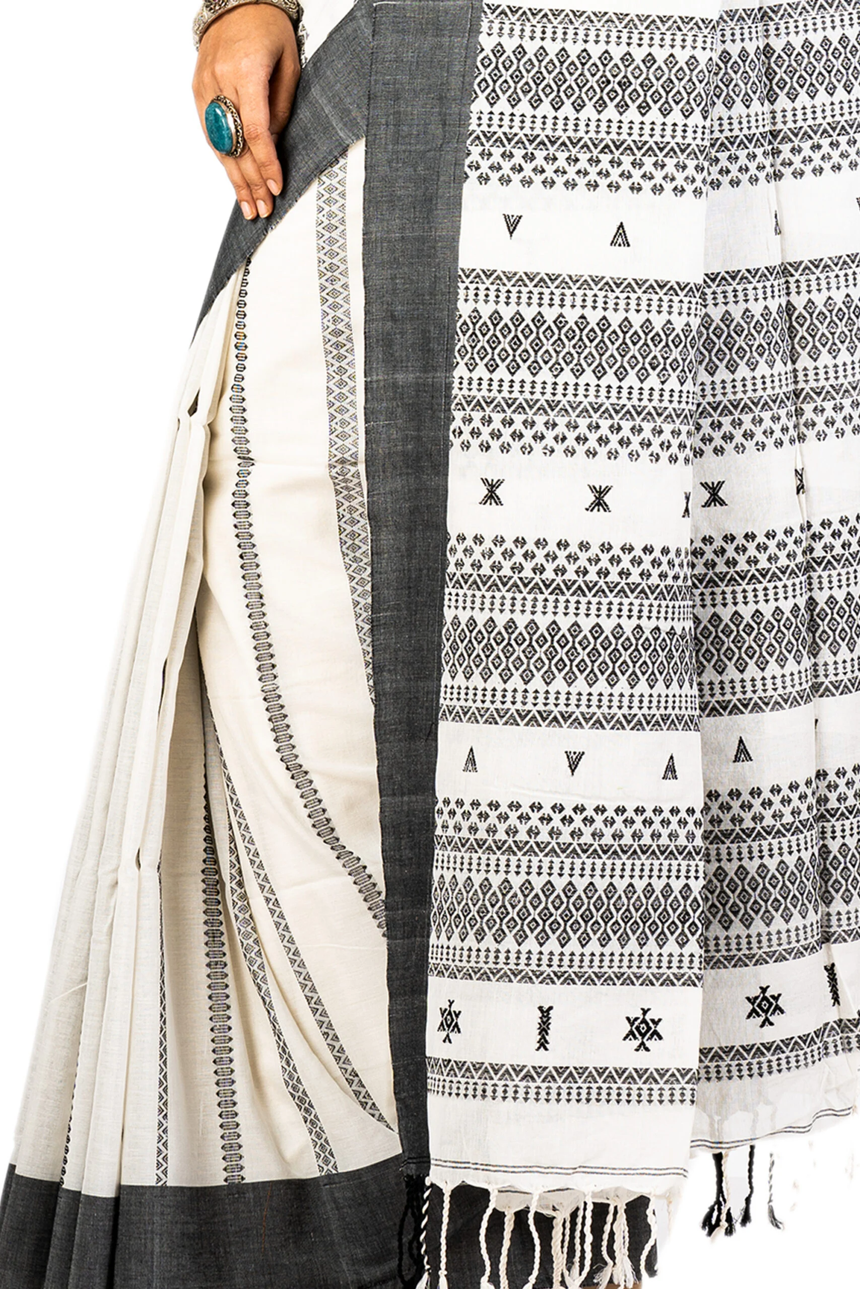 JALPSAR-211041_3-scaled-1.jpg Jalpaibon Self Woven Black Bordered Off White Handloom Pure Cotton Saree