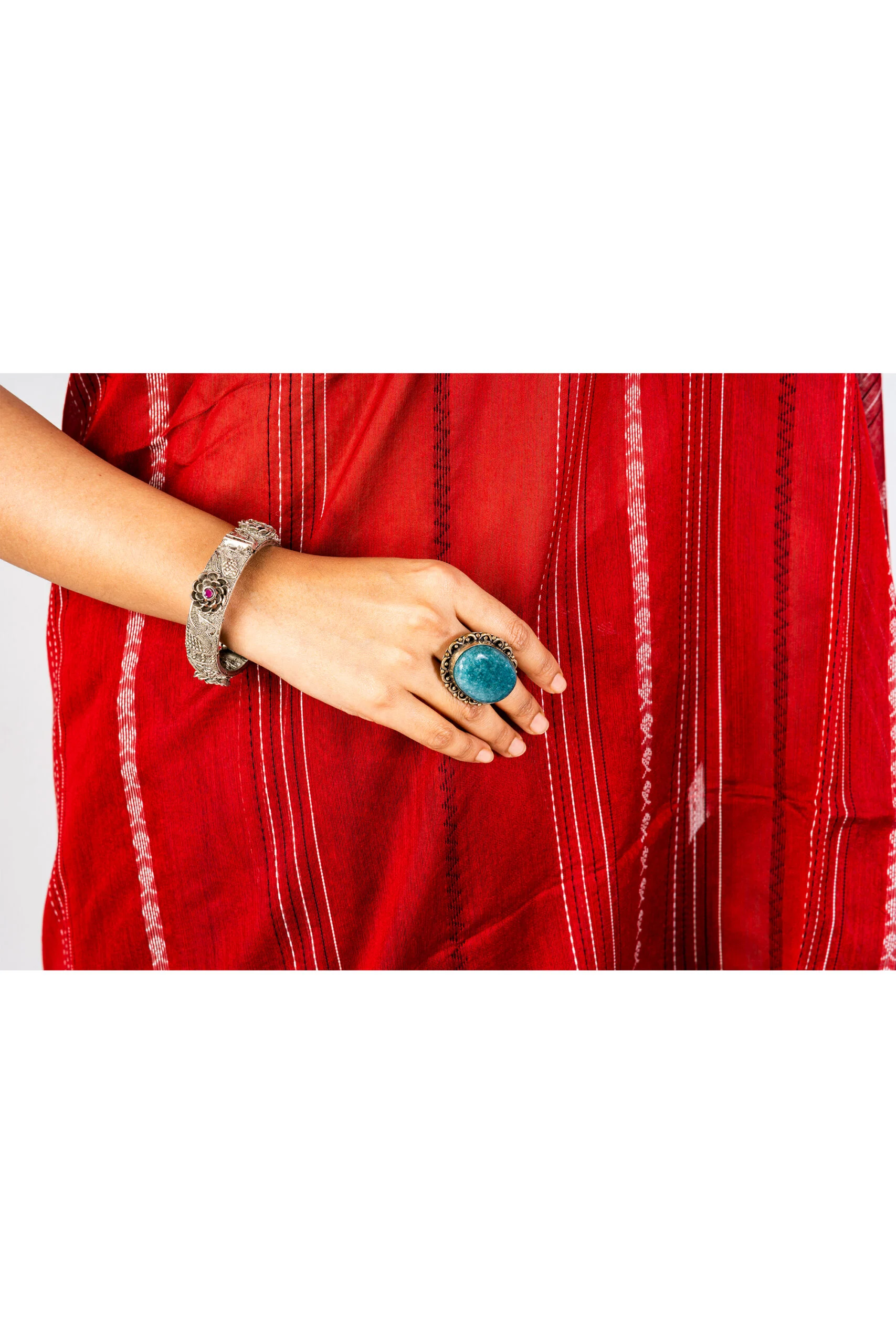 Jalpaibon Woven Red Handloom Silk Cotton Saree