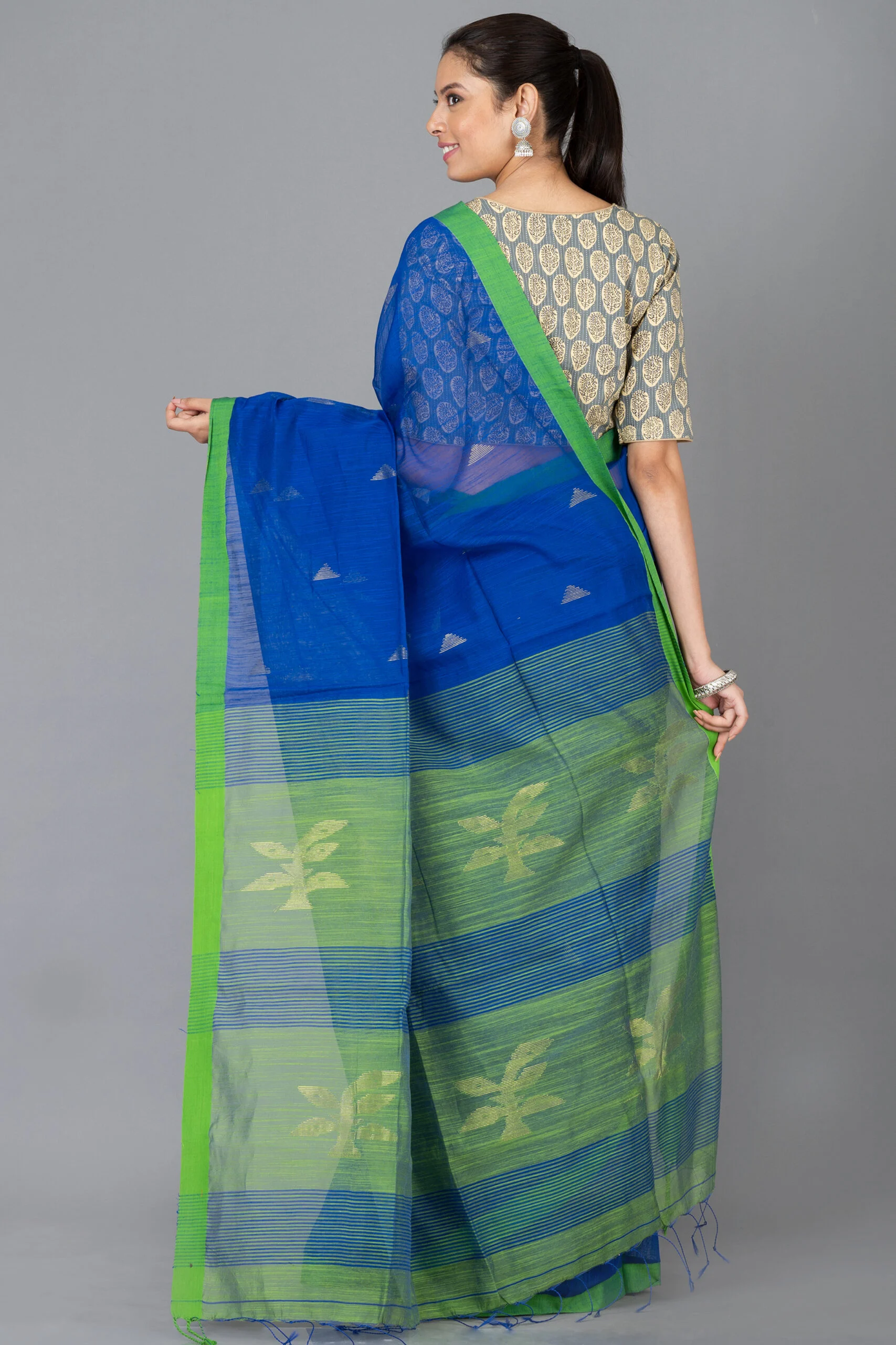 Jalpaibon Woven Green Bordered Blue Cotton Saree