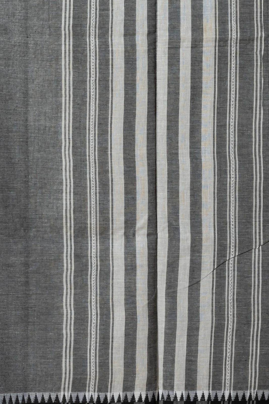 JPSAR 26/03/01-image-4 Jalpaibon Dark Grey Handloom Khadi Saree
